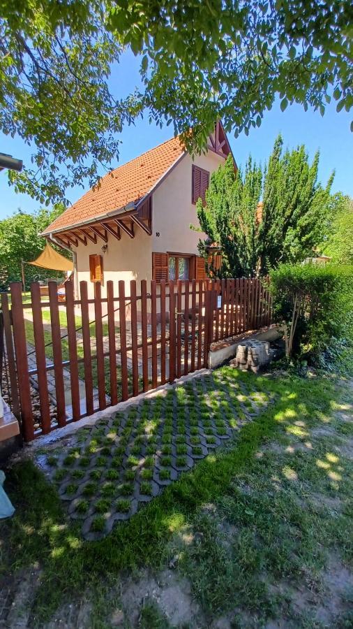 Relax Ii. Vendeghaz Villa Dunapataj Exterior photo